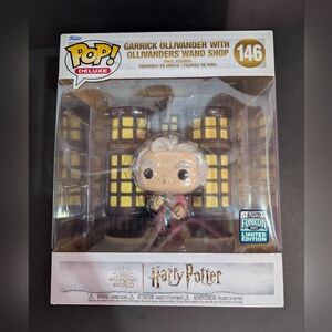 Funko Pop! Deluxe: Harry Potter - Garrick Ollivander with Ollivanders Wand Shop